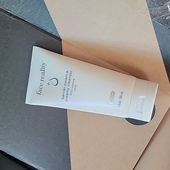 Face Reality Barrier Balance Creamy Cleanser - Picture 5 of 7